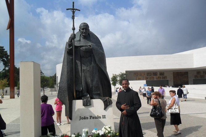 Fátima, Nazaré, and Óbidos: Small Group Tour From Lisbon - A full day beyond Lisbon