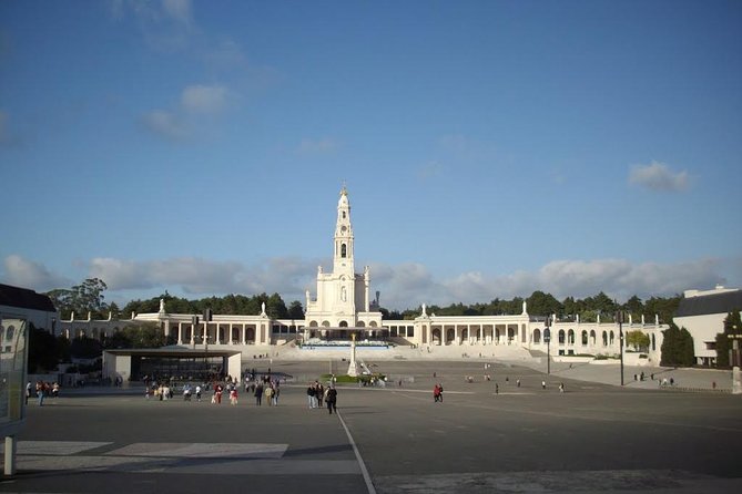 Fátima, Nazaré, and Óbidos: Small Group Tour From Lisbon - What the $91 price really covers