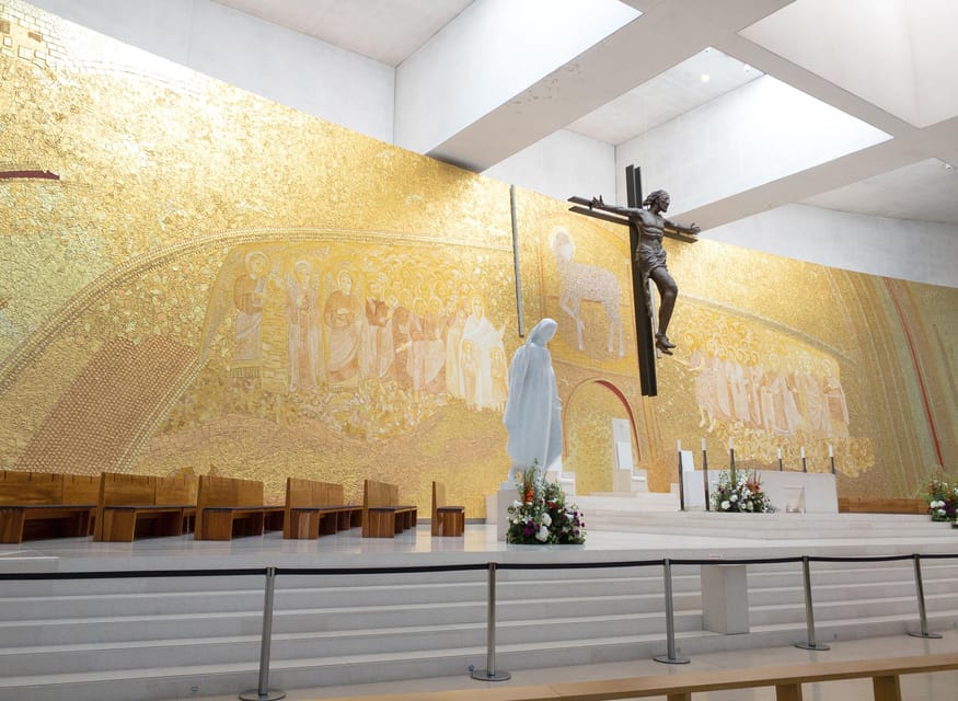 Fátima: Sanctuary and Aljustrel Village, Private Guided Tour - Starting at Fátima’s High Cross