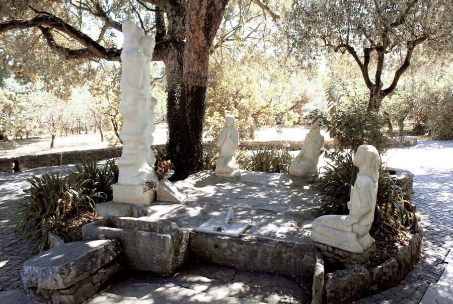 Fátima: Sanctuary and Aljustrel Village, Private Guided Tour - The Chapel of the Apparitions and the heart of Fátima