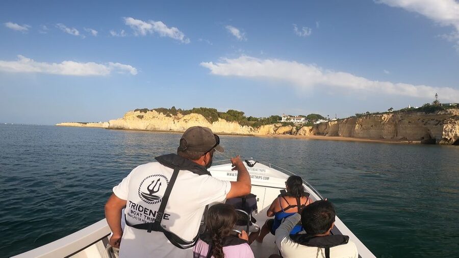 From Armação de Pêra: Benagil Caves and Beaches Boat Tour - From Beijinhos to Nossa Senhora da Rocha