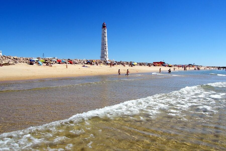 From Faro: 4 Stops, 3 Islands in Ria Formosa Catamaran Tour - Culatra Island: two hours for food and local life
