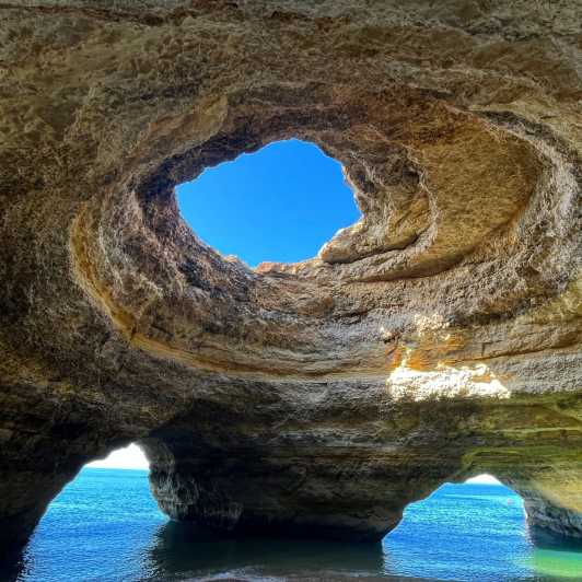 From Faro: Benagil, Algar Seco, 7 Hanging Valleys, & Marinha - Meeting your guide in Faro