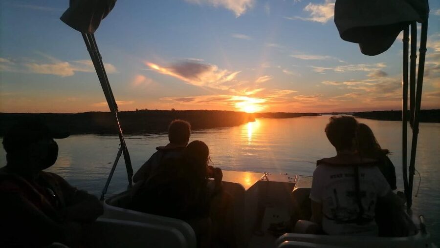 From Faro: Ria Formosa Sunset Boat Trip - What happens during the one-hour cruise