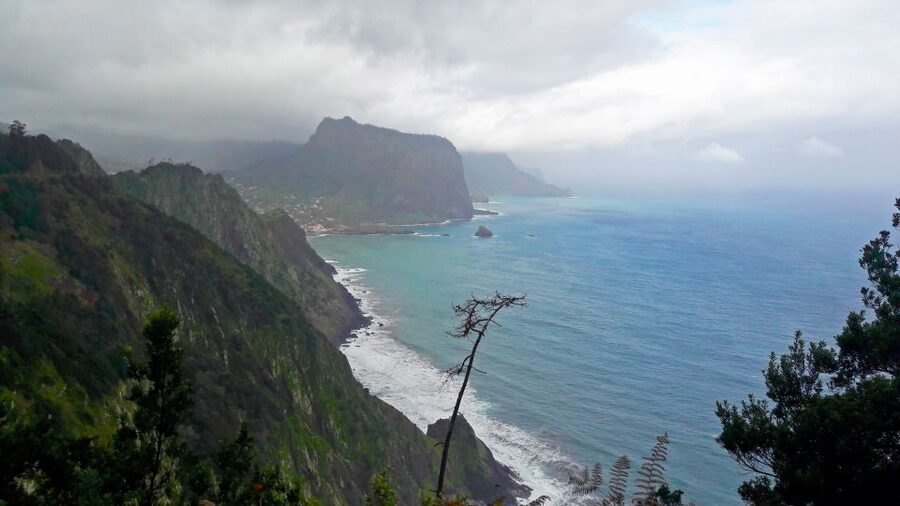 From Funchal: Machico to Porto da Cruz Larano Cliff Hike - Following the old route toward Porto da Cruz