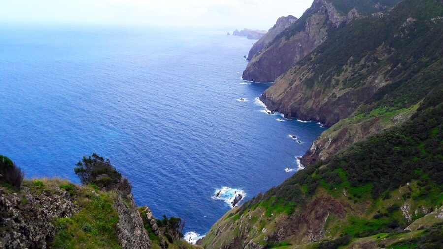 From Funchal: Machico to Porto da Cruz Larano Cliff Hike - Arriving near Porto da Cruz
