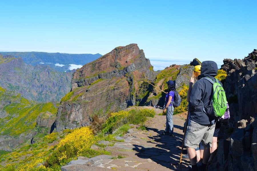 From Funchal: Madeira Peaks Mountain Walk - The trail from Pico do Arieiro toward Pico Ruivo