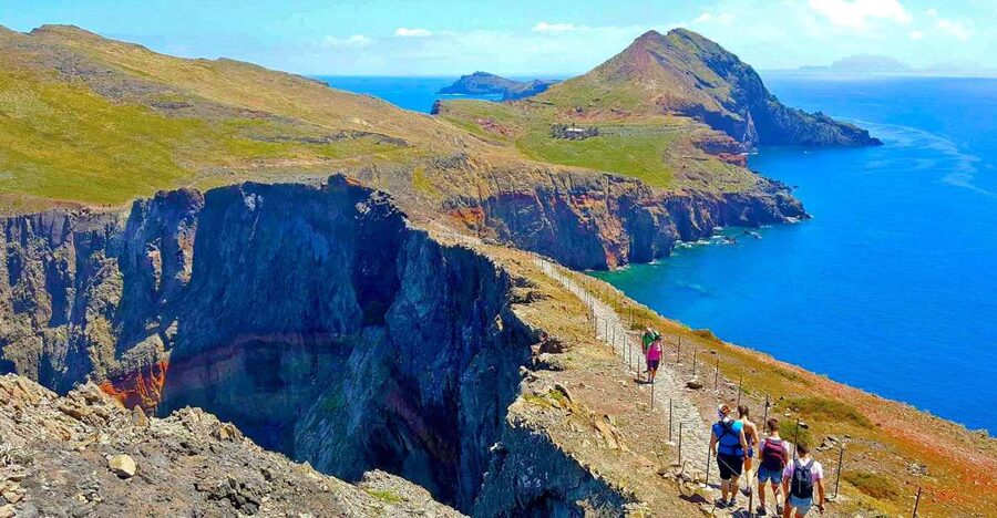 From Funchal: Ponta de São Lourenço/Caniçal Full-Day Hike - Starting the eastern peninsula walk