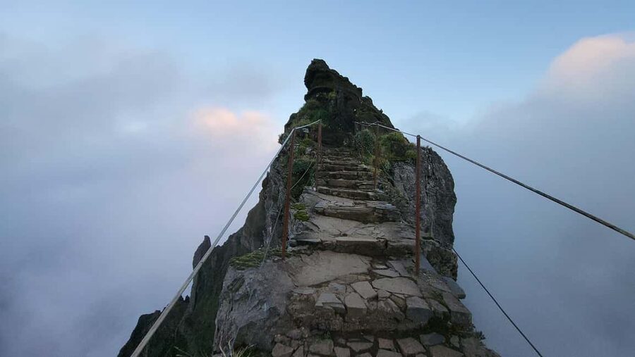 From Funchal: Transfer to Pico do Arieiro & Pico Ruivo Trail - What the $36 price really buys