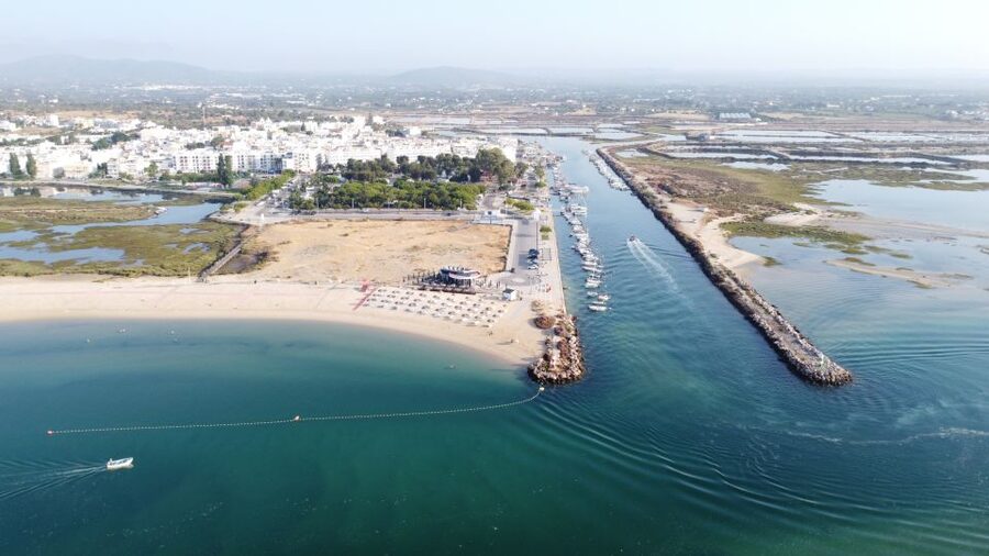 From Fuzeta: 2-Hour Southeast Ria Formosa Boat Trip - The guide makes a noticeable difference