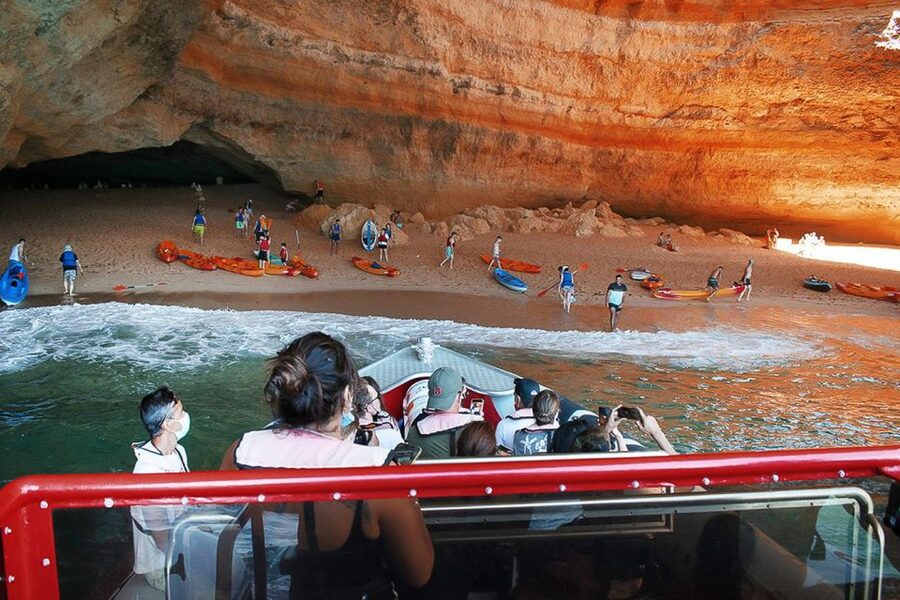 From Lagos: Benagil Sea Caves Tour with a Local Guide - What the guides add to the outing