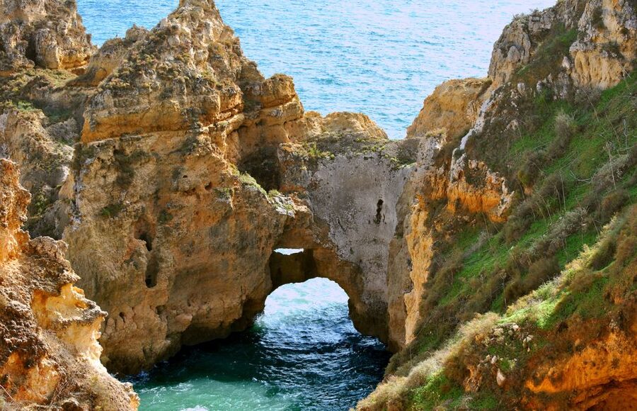 From Lagos: Cruise to the Caves of Ponta da Piedade - What the guides add to the ride