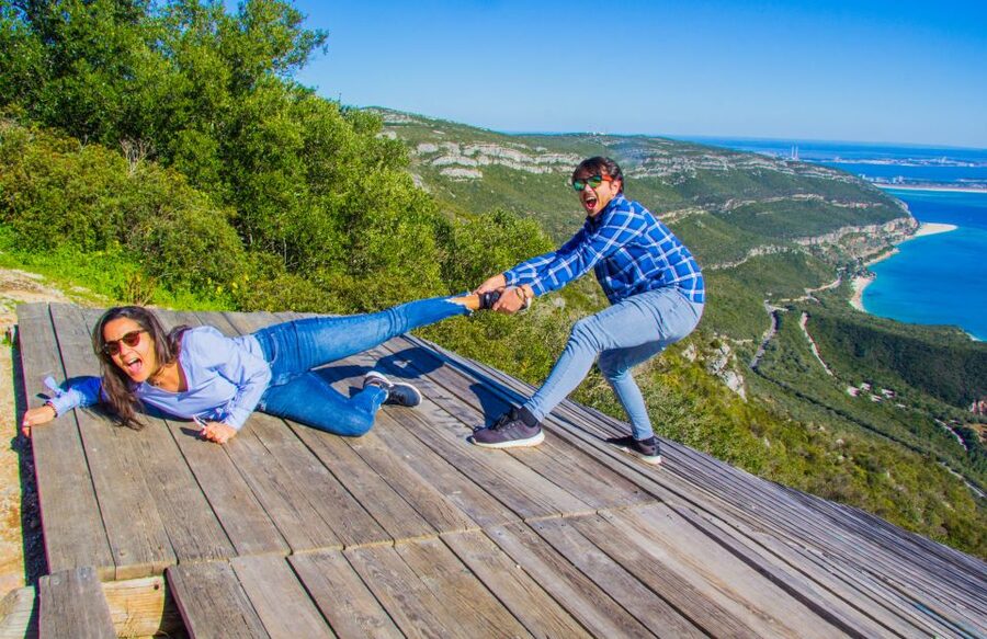 From Lisbon: Arrábida Day Tour & Wine Tasting - The guides and the small-group feel