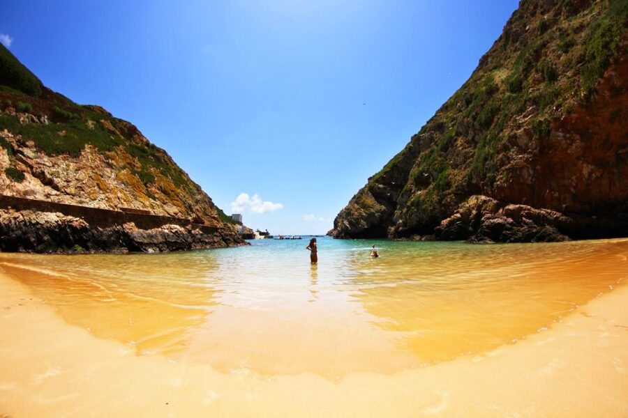 From Lisbon: Berlenga Grande Sightseeing Tour - From Lisbon to Peniche, the gateway to Berlenga Grande