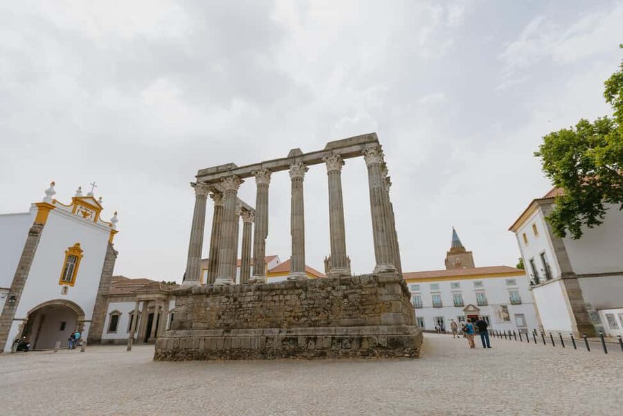 From Lisbon: Évora and Monsaraz Day Tour with Wine Tasting - At a glance