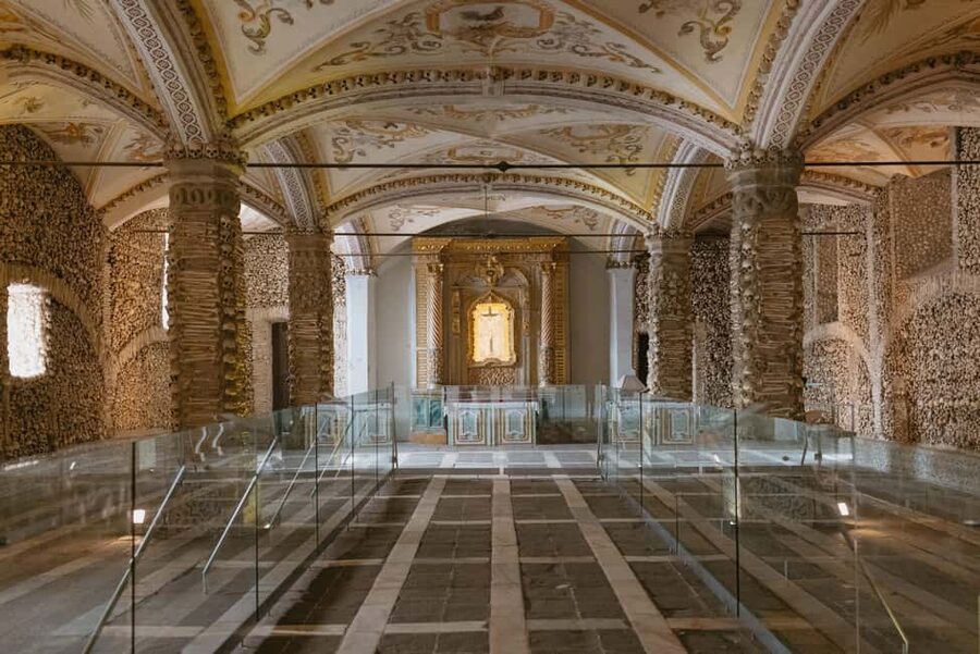 From Lisbon: Évora and Monsaraz Day Tour with Wine Tasting - The long road through Alentejo