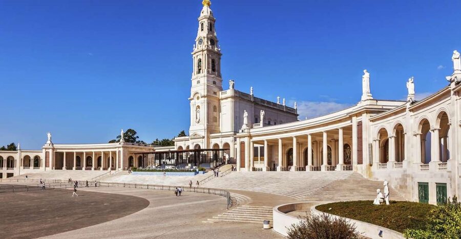 From Lisbon: Fátima, Batalha, Nazaré and Óbidos Day Tour - Four very different stops in one long day