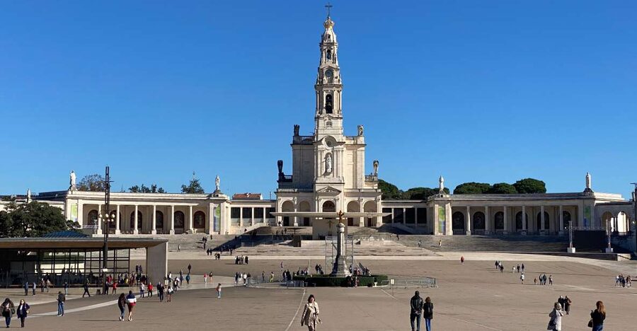 From Lisbon: Fátima, Batalha, Nazaré, and Obidos Tour by Van - Leaving Lisbon in a small van