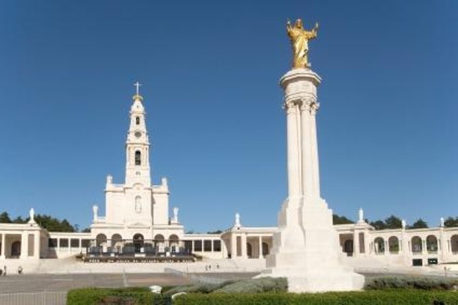 From Lisbon: Fátima, Nazaré, Batalha, and Óbidos Guided Tour - Four major sights packed into one long day