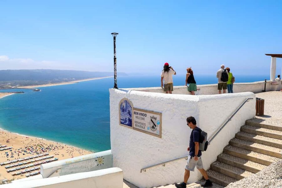 From Lisbon: Fátima, Nazaré & Sintra – 3 Cities Guided Tour - Meeting in Lisbon and Settling Into the Minivan