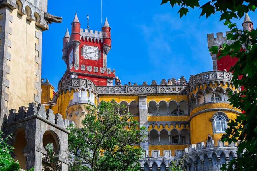 From Lisbon: Fátima, Nazaré & Sintra – 3 Cities Guided Tour - Fátima Sanctuary: A Quiet Finish to a Busy Day