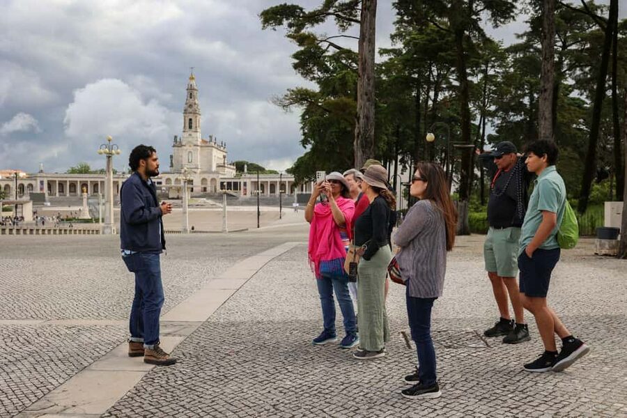 From Lisbon: Fátima, Óbidos, and Nazaré Small Group Day Tour - Leaving Lisbon in a group of eight