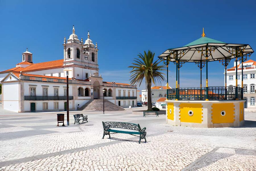 From Lisbon: Obidos, Nazaré and Fátima Small Group Tour - What the van ride adds to the day