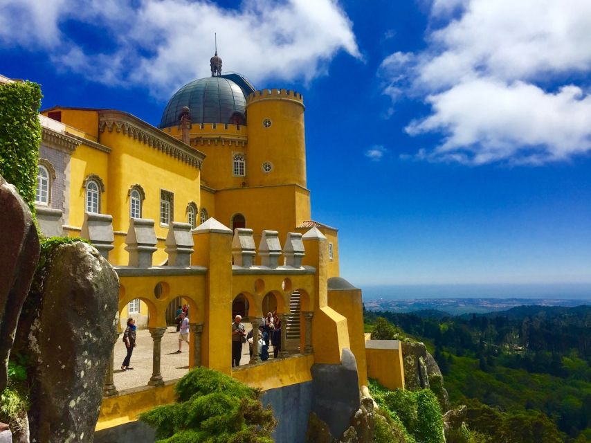 From Lisbon: Pena Palace, Regaleira, Sintra & Cascais Tour - What the guides add to the day