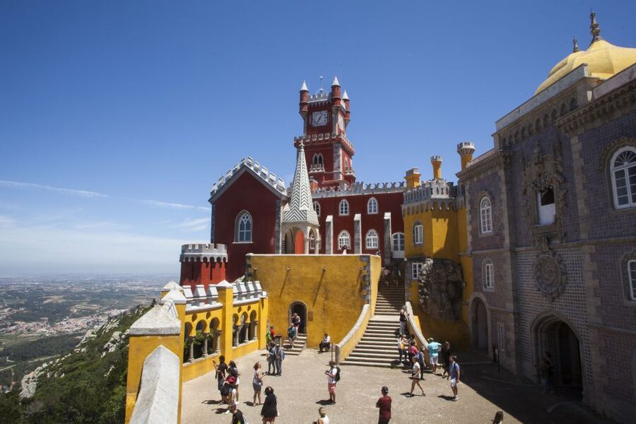 From Lisbon: Sintra and Cascais Full-Day Private Tour - Along Estoril Bay to Cascais