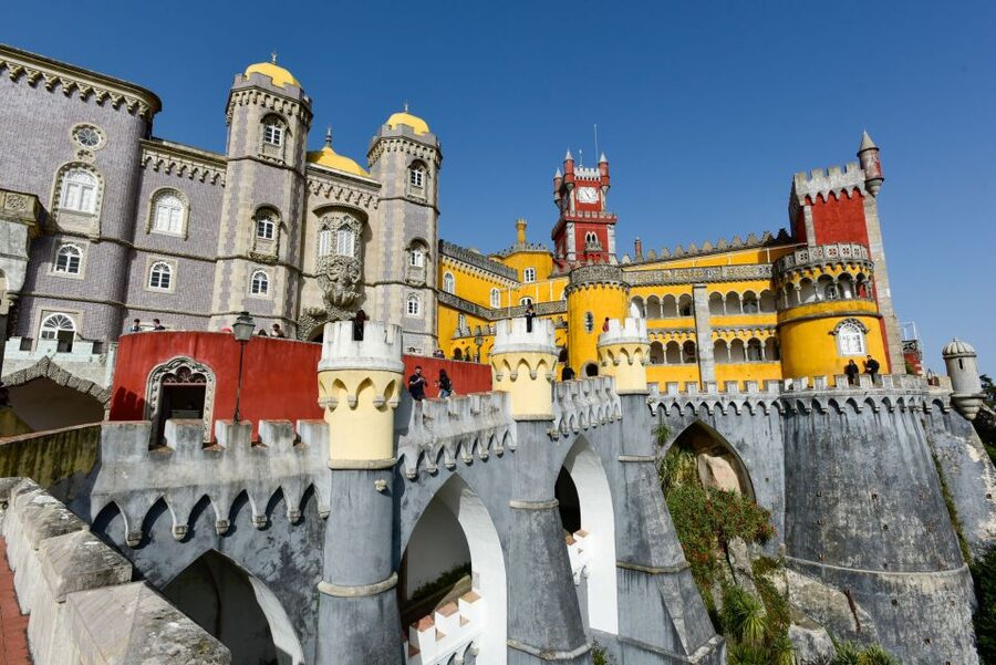 From Lisbon: Sintra and Cascais Full-Day Private Tour - What the private guide adds