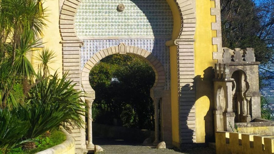 From Lisbon: Sintra and Cascais Natural Park Private Tour - The guide can make or break the day