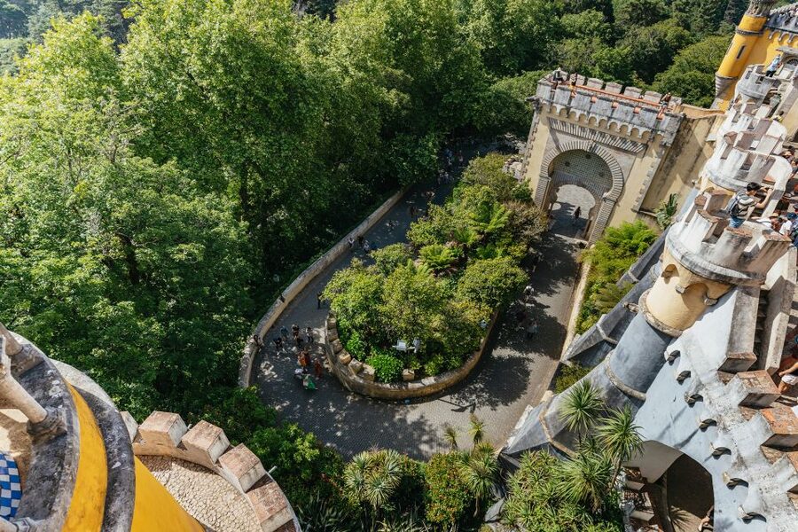 From Lisbon: Sintra & Cascais Small Group Tour with Tickets - Praia do Guincho and the coastal road