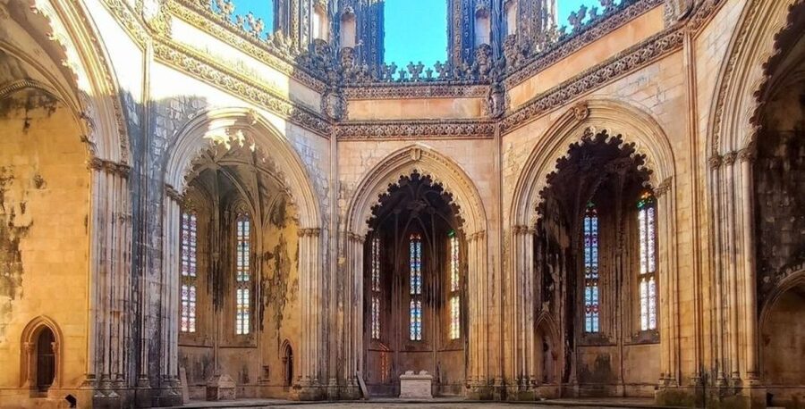 From Lisbon: Tour to Fátima, Batalha, Nazaré and Óbidos - Who will enjoy this route most