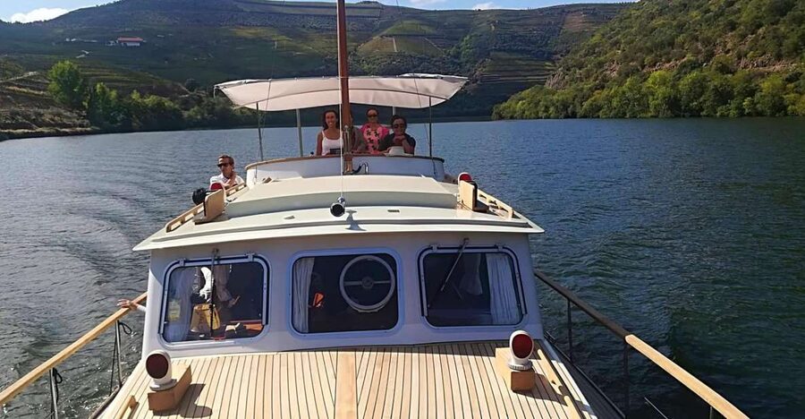 From Pinhão: Private Yacht Cruise along the Douro River - Seeing the Douro Valley from the water