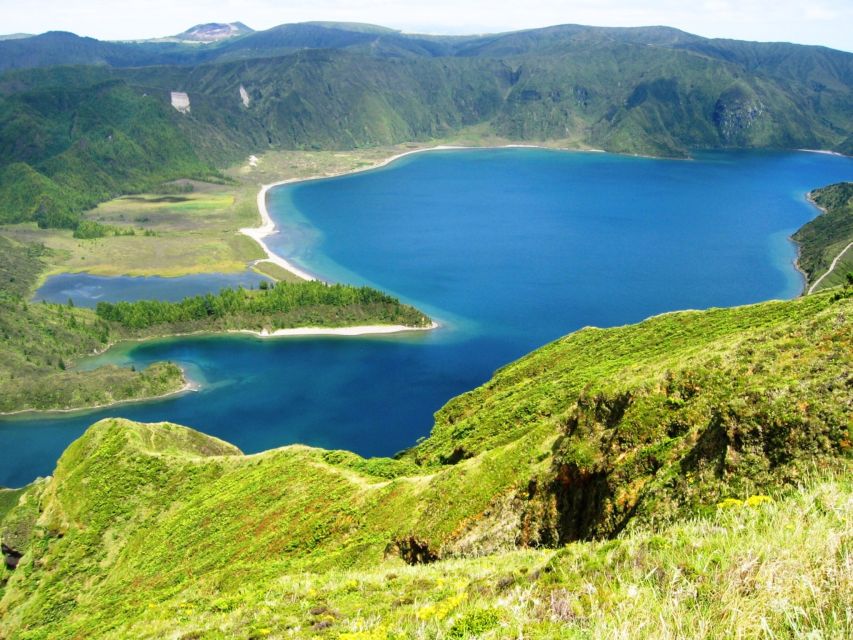 From Ponta Delgada: Lagoa do Fogo Half-Day Jeep Tour - Pico da Barrosa and the first view of the lake