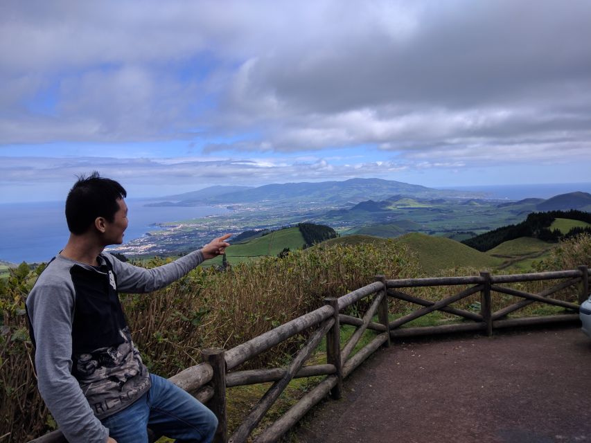 From Ponta Delgada: Sete Cidades Guided Tour - Vista do Rei and the classic Sete Cidades panorama
