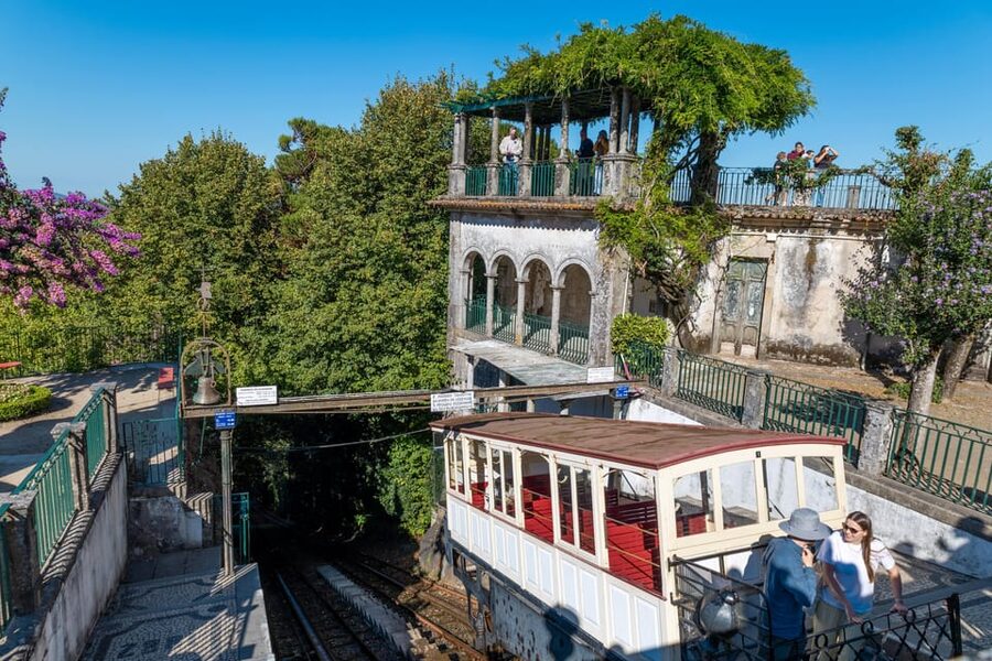 From Porto: Braga and Guimarães Full-Day Trip - Guimarães Castle and Portugal’s beginnings