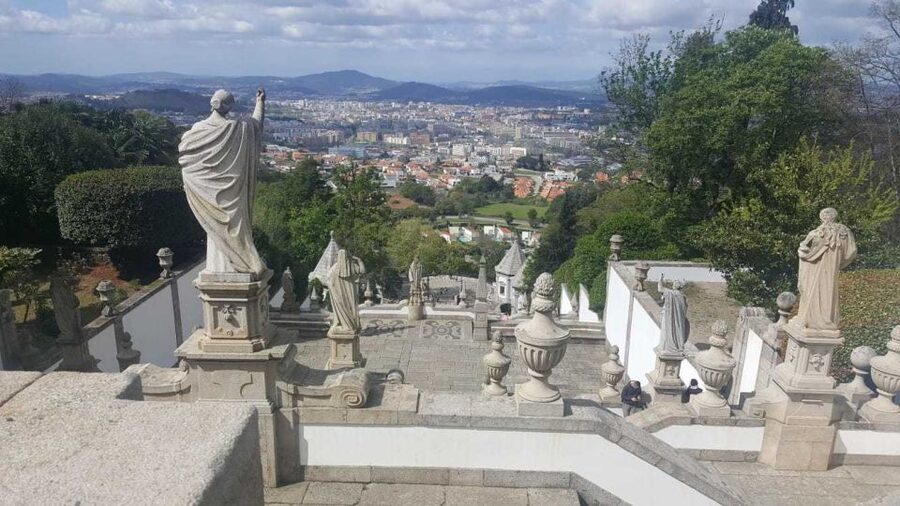From Porto: Braga and Guimarães Small Group Tour with Lunch - Should you book the Braga and Guimarães tour?