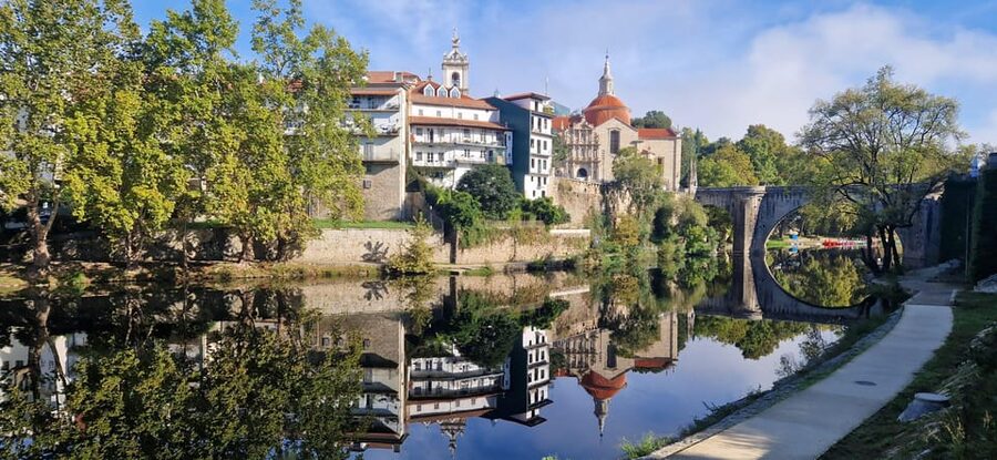From Porto Day Douro Valley Wine Tour 2 Wine Tasting & Lunch - Regional lunch with a view