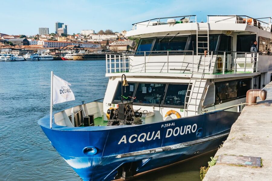 From Porto: Douro River Cruise to Régua with Lunch - Arriving in Régua, the Douro wine capital