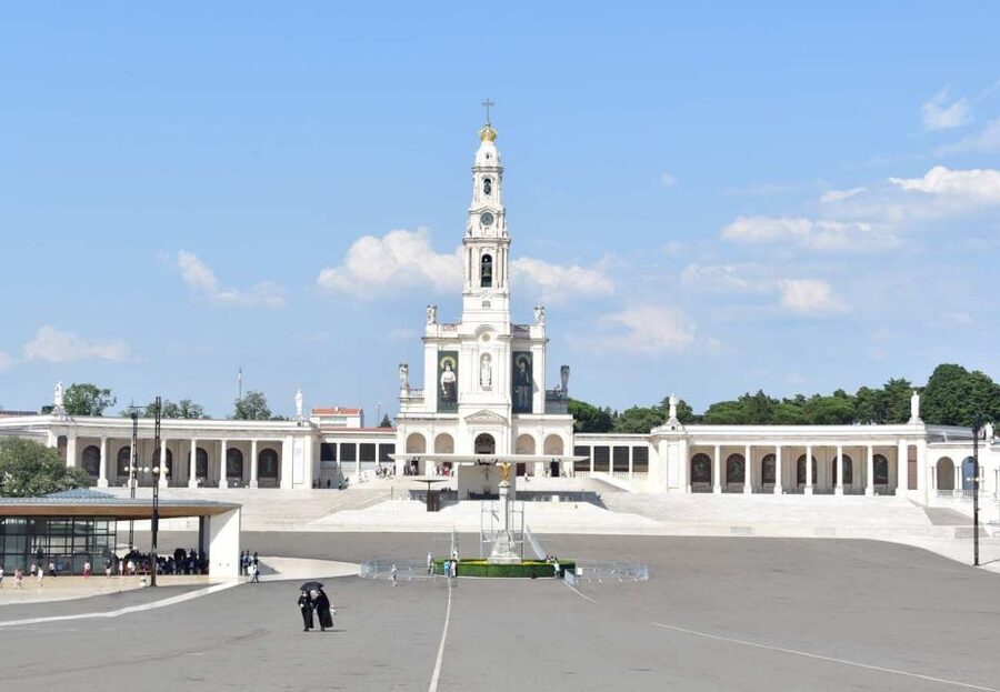 From Porto: Private Transfer to Lisbon w/ up to 4 City Stops - Fátima offers a very different kind of visit