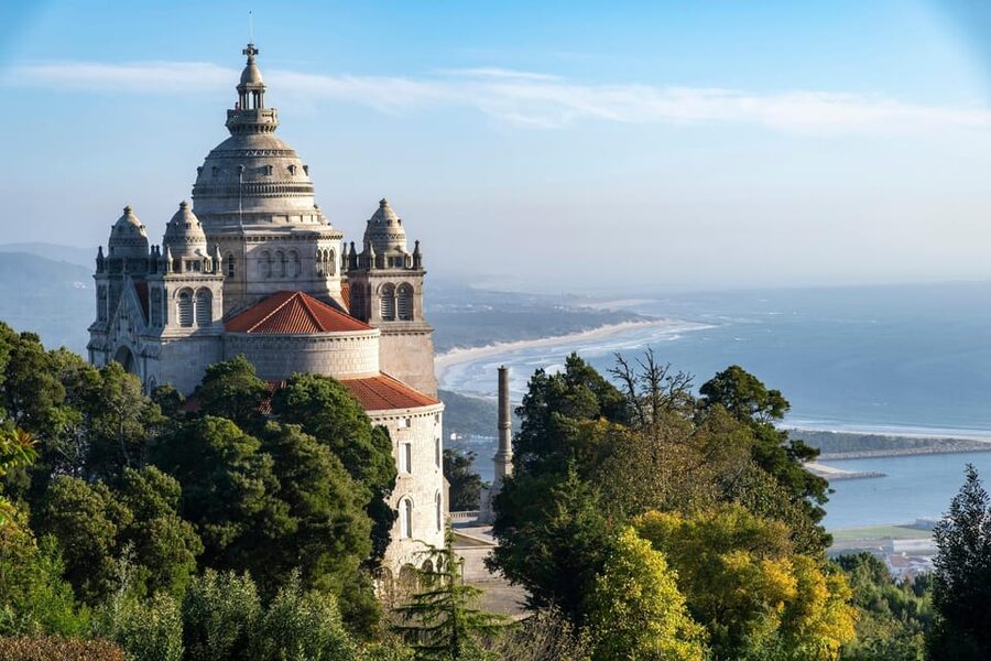 From Porto: Viana do Castelo, Braga and Guimarães Day Tour - Santa Luzia Sanctuary and the first hilltop view