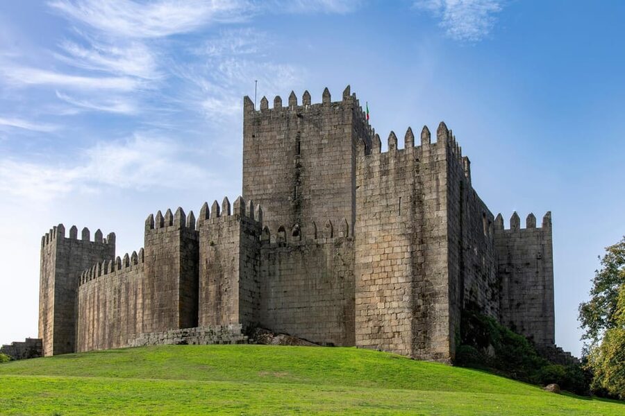From Porto: Viana do Castelo, Braga and Guimarães Day Tour - Who should book this day tour?