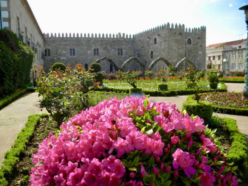 From Porto: Wonders of Braga & Guimaraes Private Day Trip - Why Braga and Guimarães work so well together