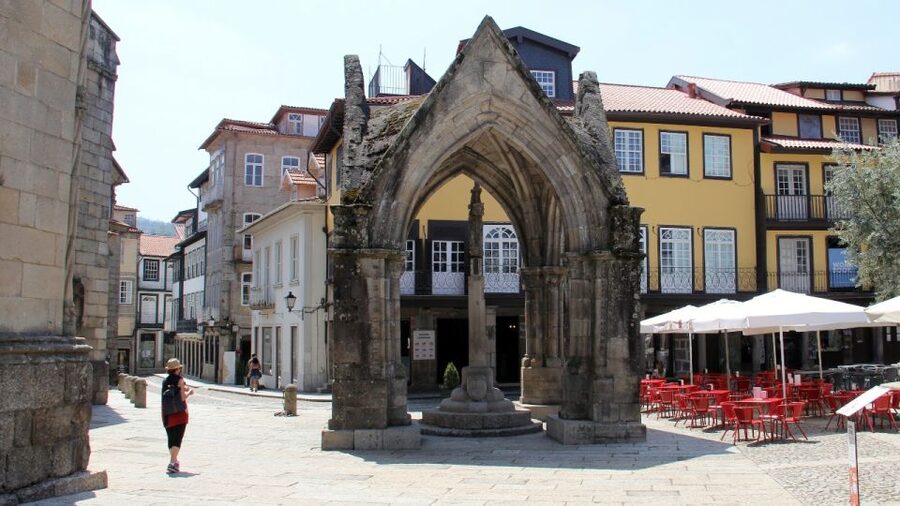 From Porto: Wonders of Braga & Guimaraes Private Day Trip - A local lunch between the two cities