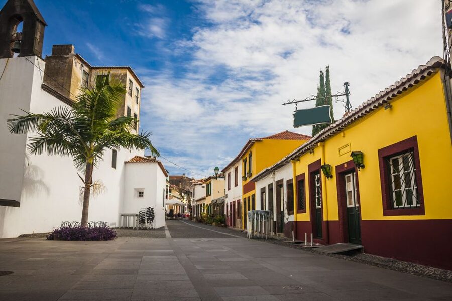 Funchal: Hop-On Hop-Off Bus Tour - Bordal Madeira and the embroidery visit