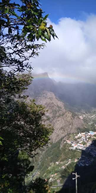 Funchal: Nuns Valley Easy Walk with Mountain Surroundings - Pico dos Barcelos gives you the wide view first