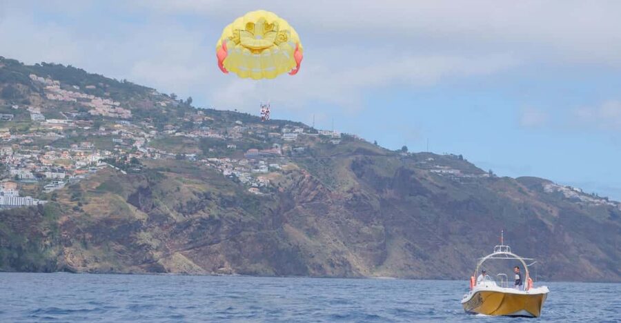 Funchal: Parasailing Tour on the Coast of Madeira Island - Choosing a solo, double, or triple flight