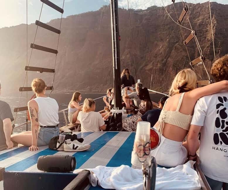 Funchal: Sunset Tour on Traditional Madeiran Boat w/ Drinks - Setting sail from Funchal on Dragão