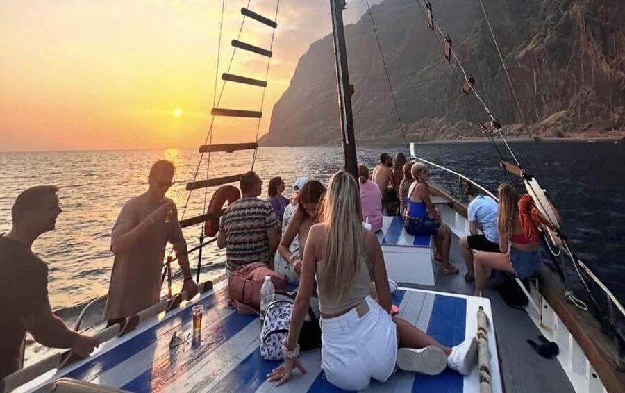 Funchal: Sunset Tour on Traditional Madeiran Boat w/ Drinks - Group size, comfort, and the feel on board